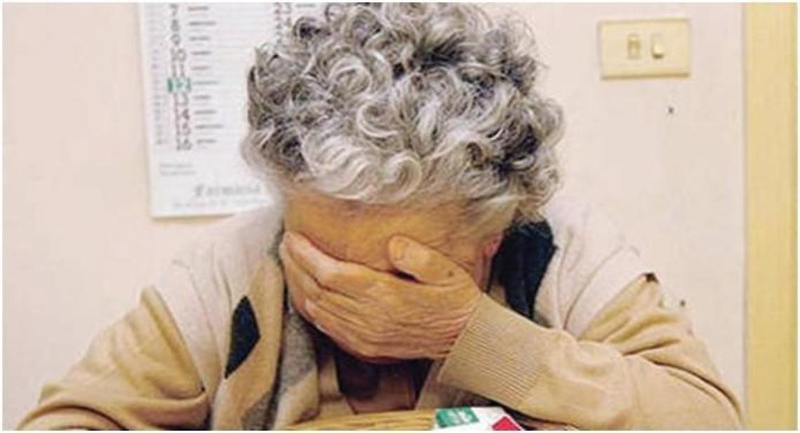 Malata di Alzheimer derubata della fede nuziale mentre &egrave; in ospedale