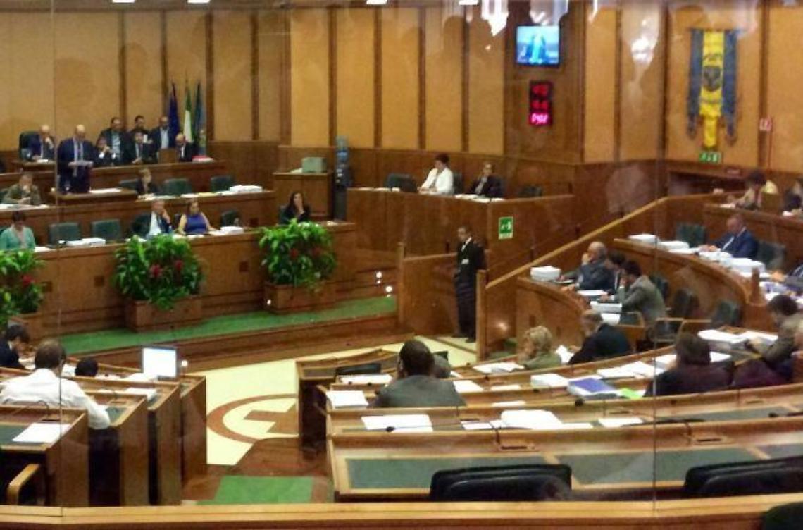 Case popolari occupate, arriva la sanatoria per gli abusivi