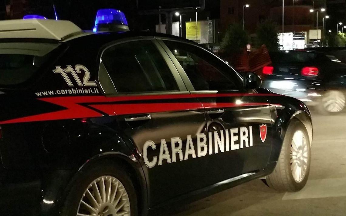 A spasso con cacciaviti e grimaldelli vicino a un supermercato: denunciato