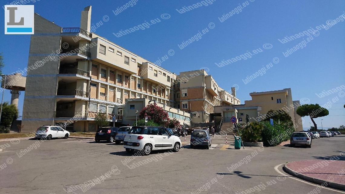 Furti in ospedale: forzano l'armadietto di una lavoratrice, poi le rubano l'auto
