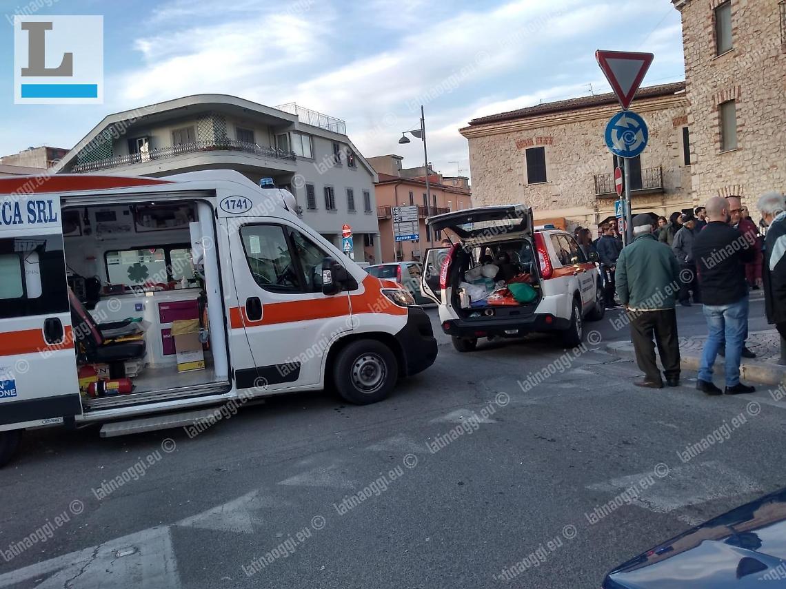 Anziano scivola sulle scale della chiesa e muore: inutili i soccorsi
