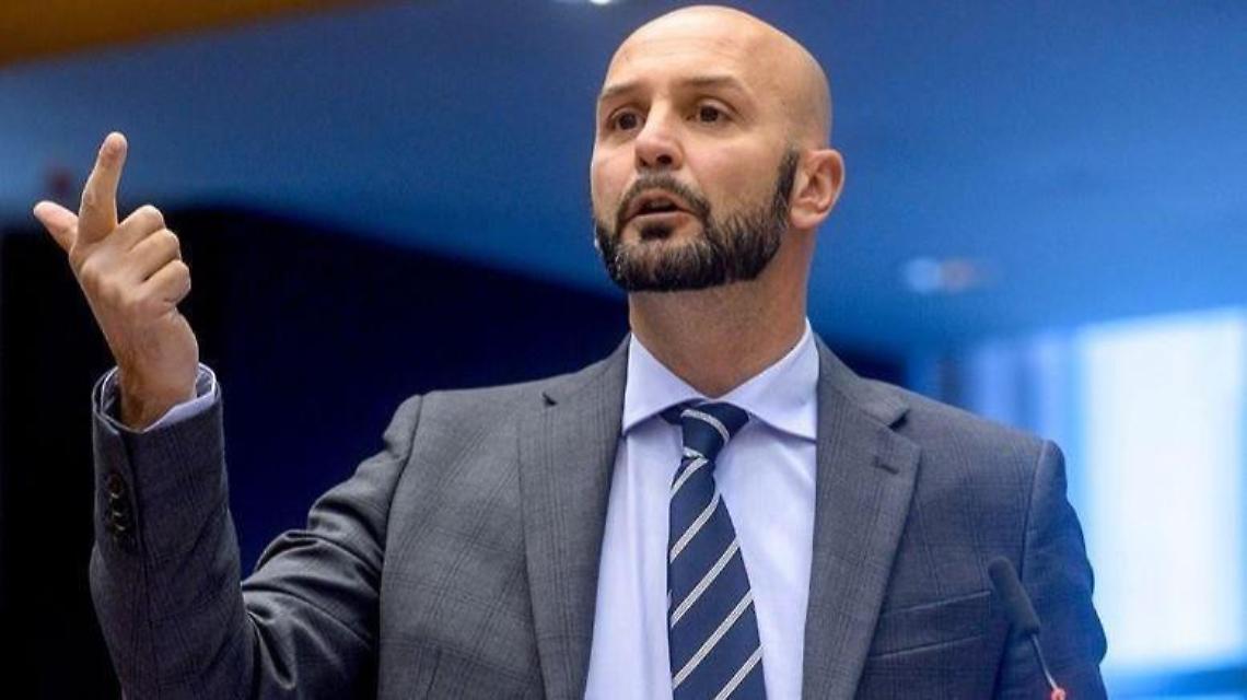 Coronavirus, Procaccini attacca la Ue per il bollino "virus free"