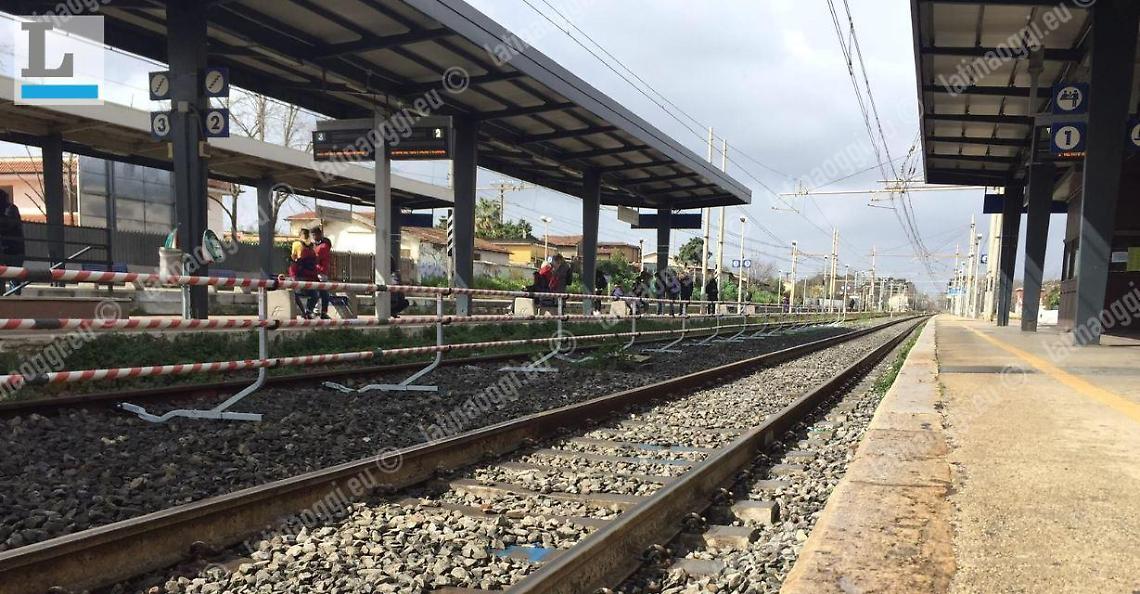 Transenne per impedire di attraversare i binari, la svolta nella stazione