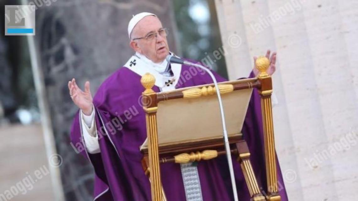 Coronavirus, Papa Francesco affida l'Italia alla protezione della Madonna