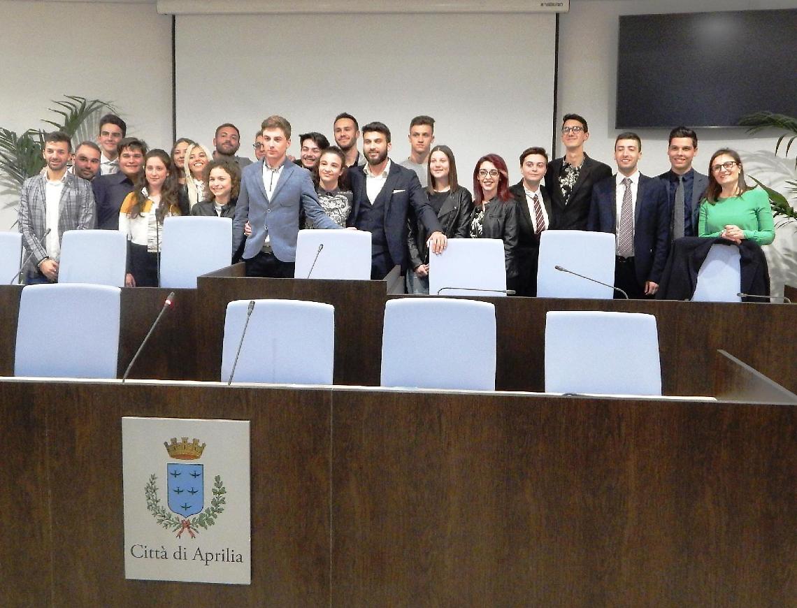 "Una canzone dal balcone", il Consiglio dei Giovani aderisce all'iniziativa