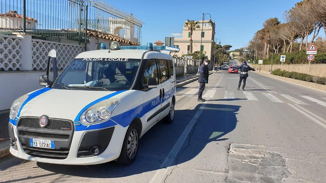 Coronavirus, due 50enni denunciati: si stavano recando al mare