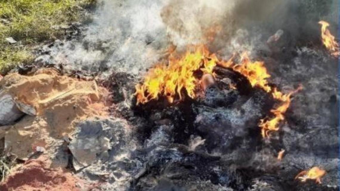 Lo &laquo;beccano&raquo; a bruciare rifiuti, un uomo finisce nei guai. Ecco perch&eacute;