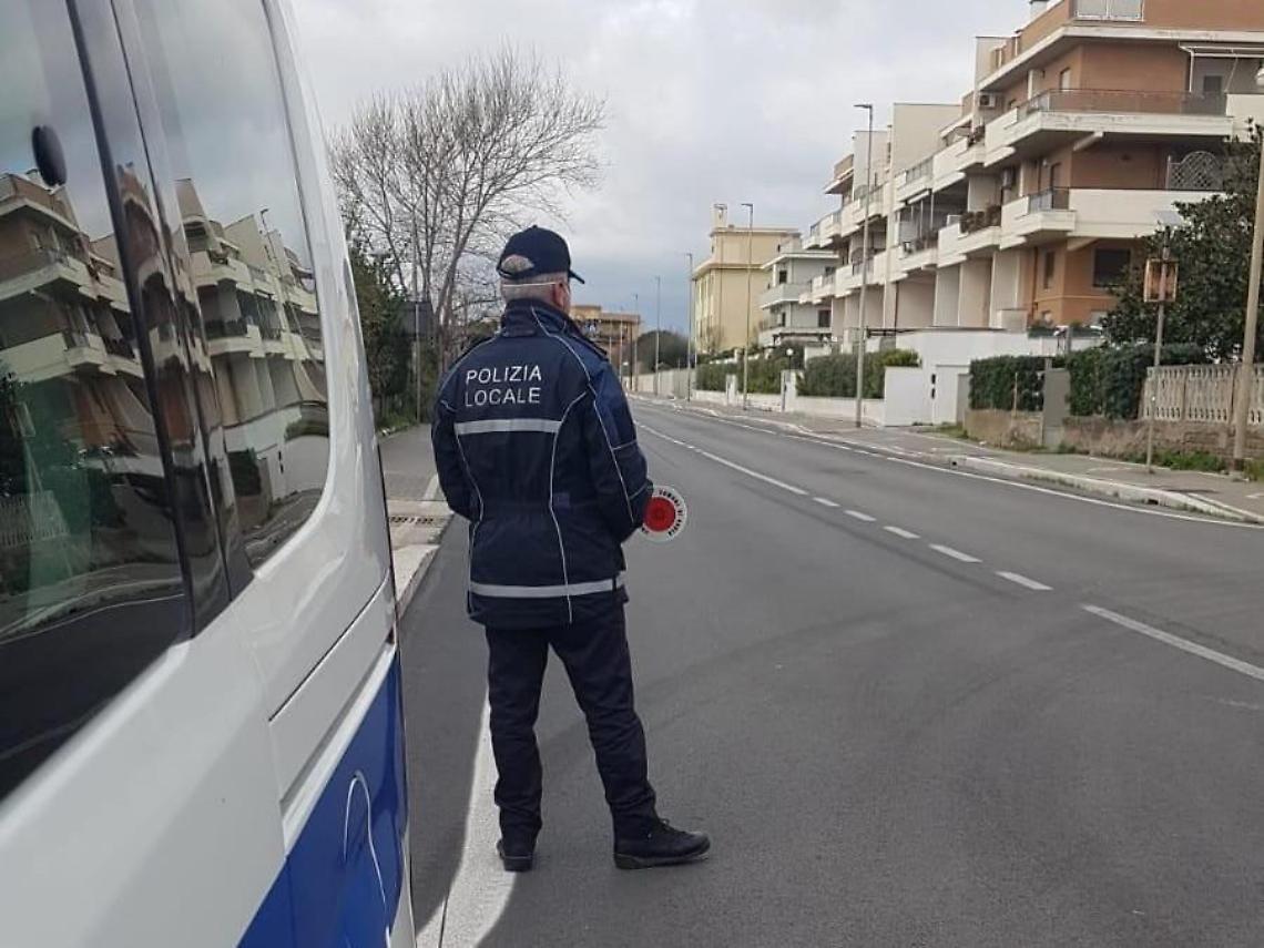 Controlli senza sosta sulle strade; altre denunce per violazione del Decreto