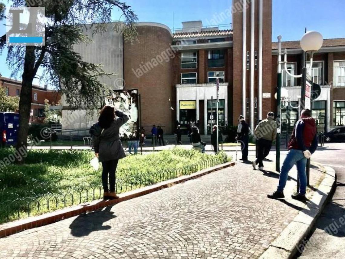 Turni alle Poste per ritirare la pensione: si va in ordine alfabetico