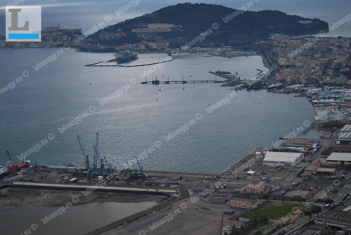 Coronavirus, un caso anche sulla Uss Mount Whitney ormeggiata a Gaeta