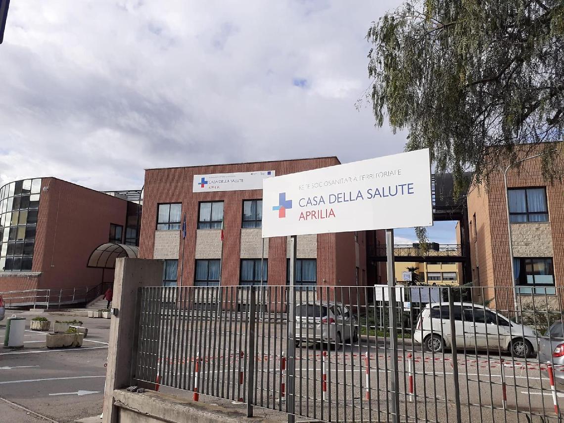 Coronavirus, donate le mascherine alla Casa della Salute di Aprilia