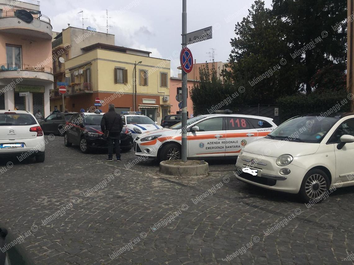 Trovato morto dentro casa, ipotesi suicidio