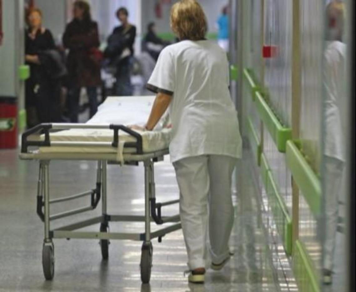 Coronavirus, la dipendente alla societ&agrave;: "Noi ausiliari del Goretti senza sicurezza"