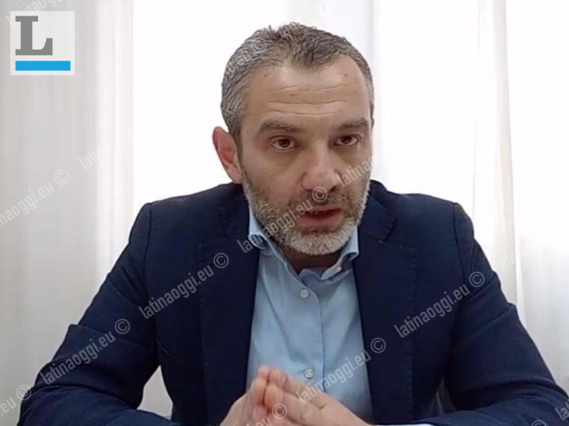 Coronavirus, Negozi chiusi a Pasqua e pasquetta per scoraggiare assembramenti