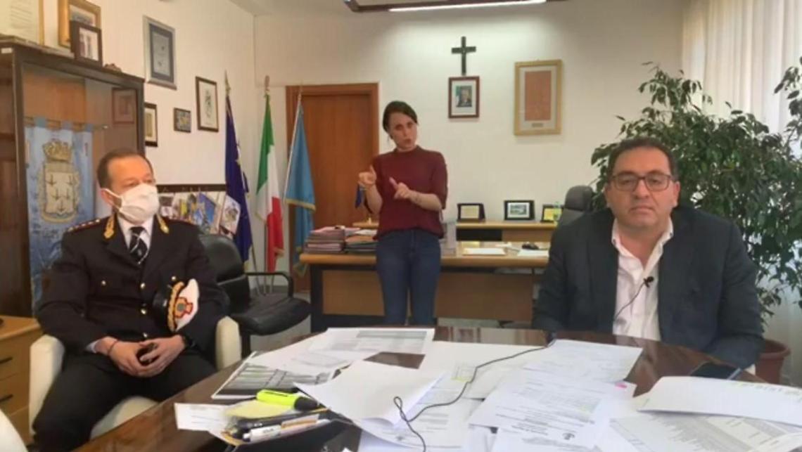 Tre nuovi casi ad Aprilia: i contagi salgono a 56, per Pasqua «tolleranza zero»