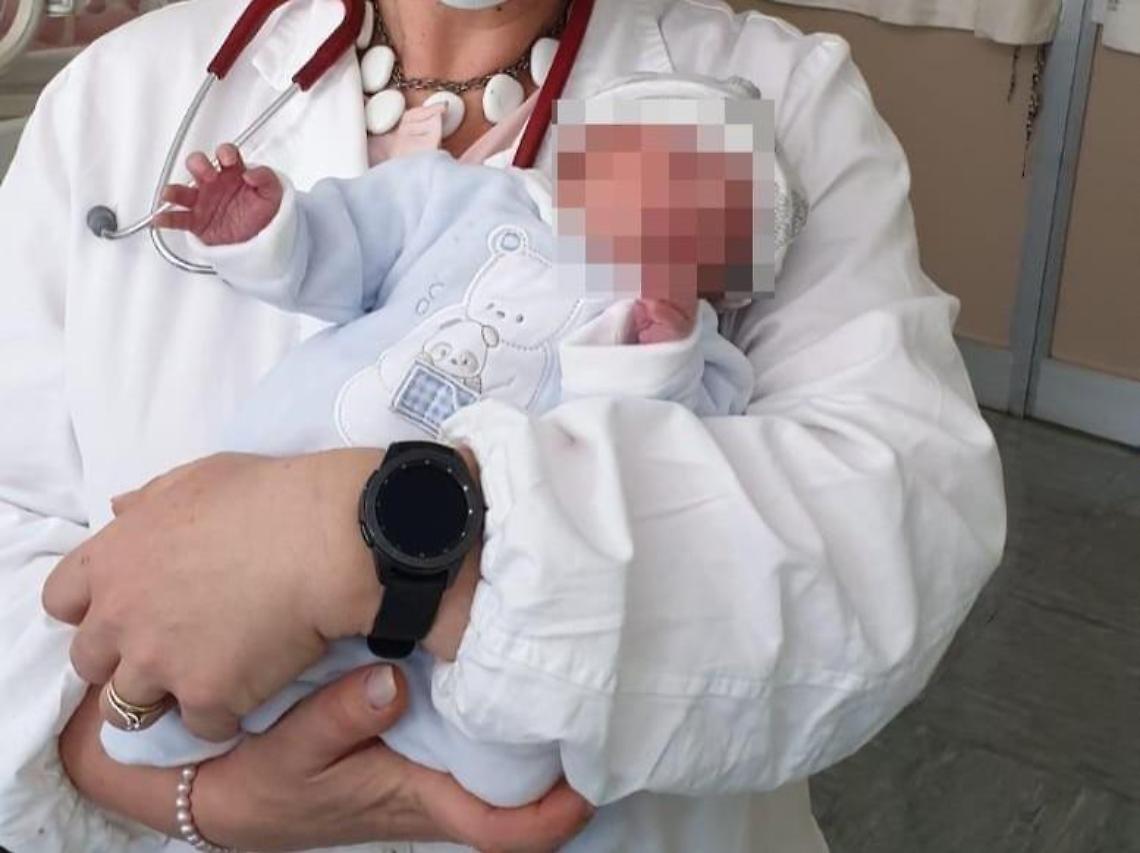 Fiocco blu alla Clinina: è nato un "leoncino" da 1,7 chili