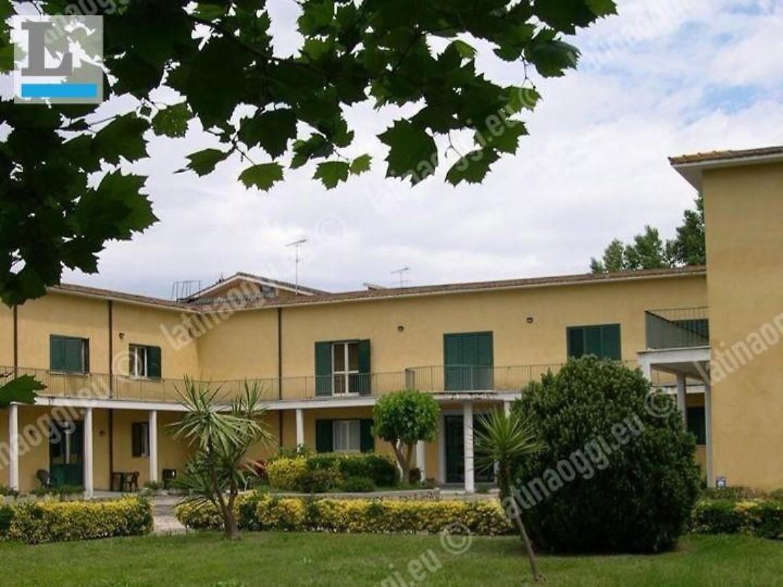 Casa di riposo «blindata»: operatori al lavoro senza tregua