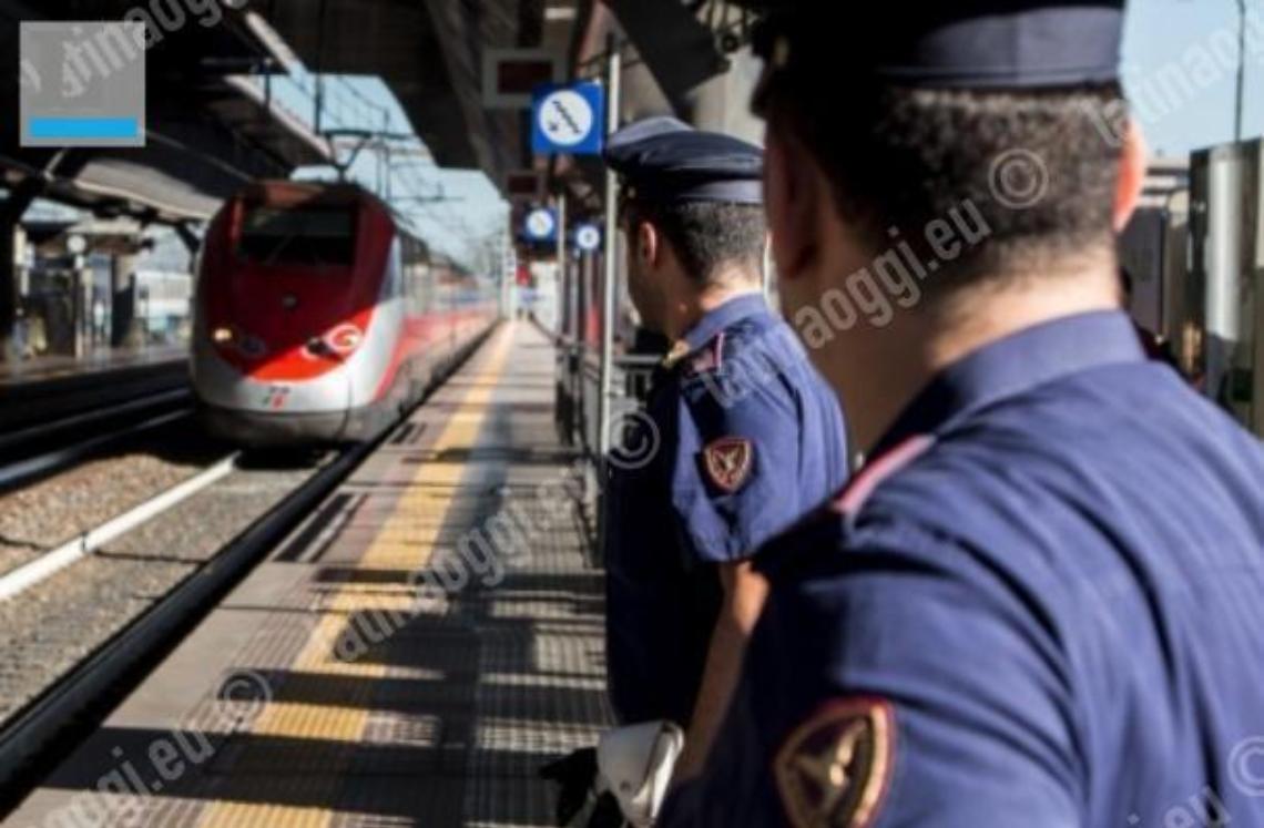Trovato con un etto di droga sul treno: arrestato dalla Polizia Ferroviaria