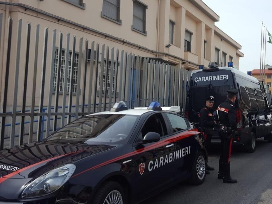 Sorpreso fuori dall'abitazione nonostante i domiciliari: arrestato