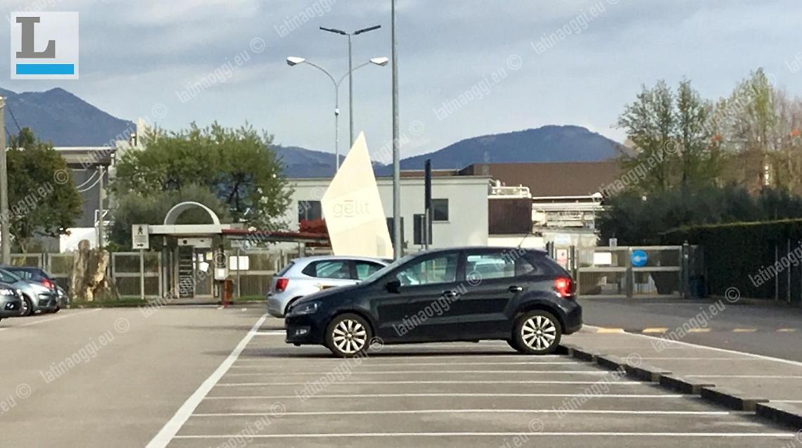 L'azienda di Cisterna riapre dopo i contagi, unit&agrave; mobile sanitaria all'ingresso
