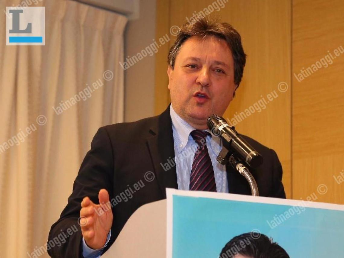 Fazzone: "Soldi alle famiglie? Il Decreto Liquidit&agrave; &egrave; un salva banche"