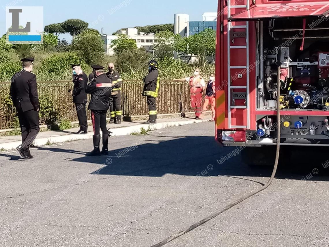 Testa di gallo, scritte e pacco sospetto: intimidazione nelle case popolari