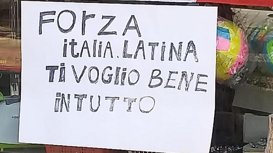 Covid 19, un commerciante cinese  dichiara il suo amore a Latina