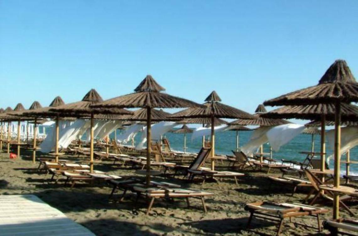 Commercianti e balneari in ginocchio, Confcommercio contro il sindaco