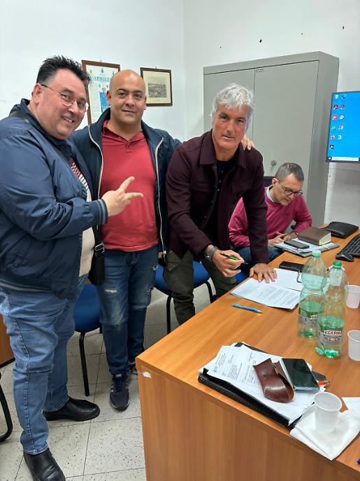 Il momento della firma dell'accordo per la Multiservizi