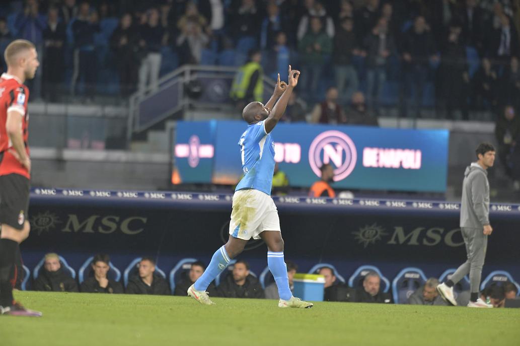 Lukaku saluta il "Maradona"