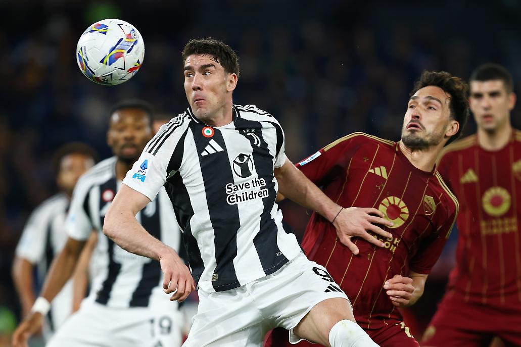Duello Vlahovic-Hummels