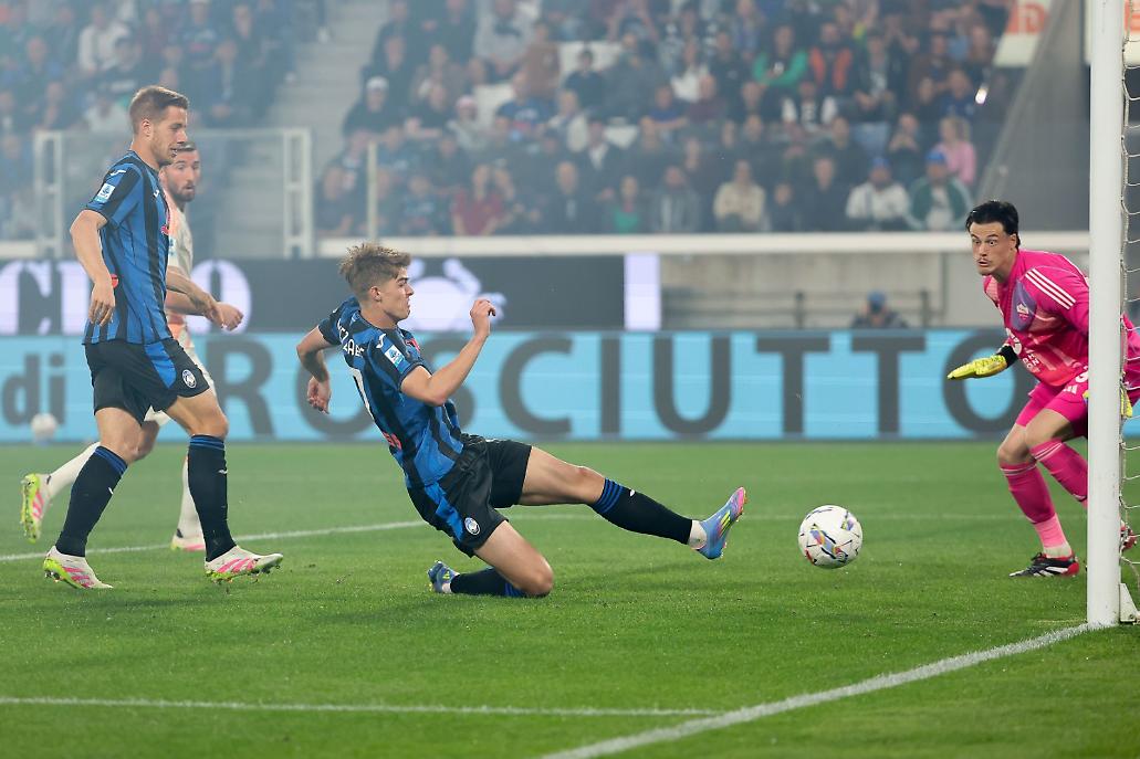  De Ketelaere  si divora il gol del 2-0