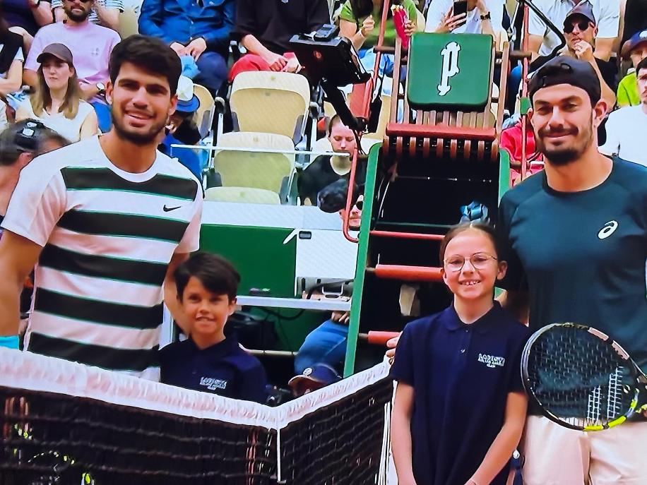 Alcaraz e Zeppieri prima del match sul "Lenglen"