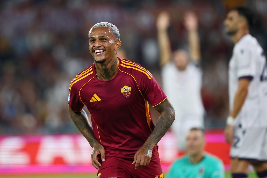 Wesley esulta dopo l'1-0