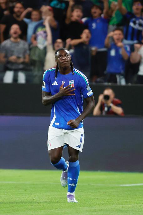 Moise Kean esulta