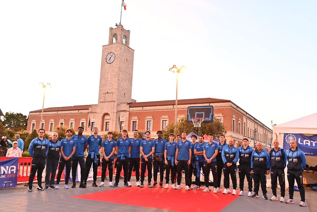 La squadra e la torre comunale