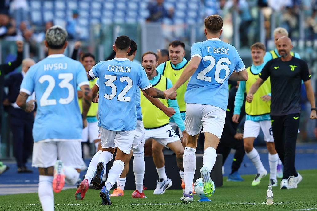 L'esultanza della Lazio dopo il 2-1