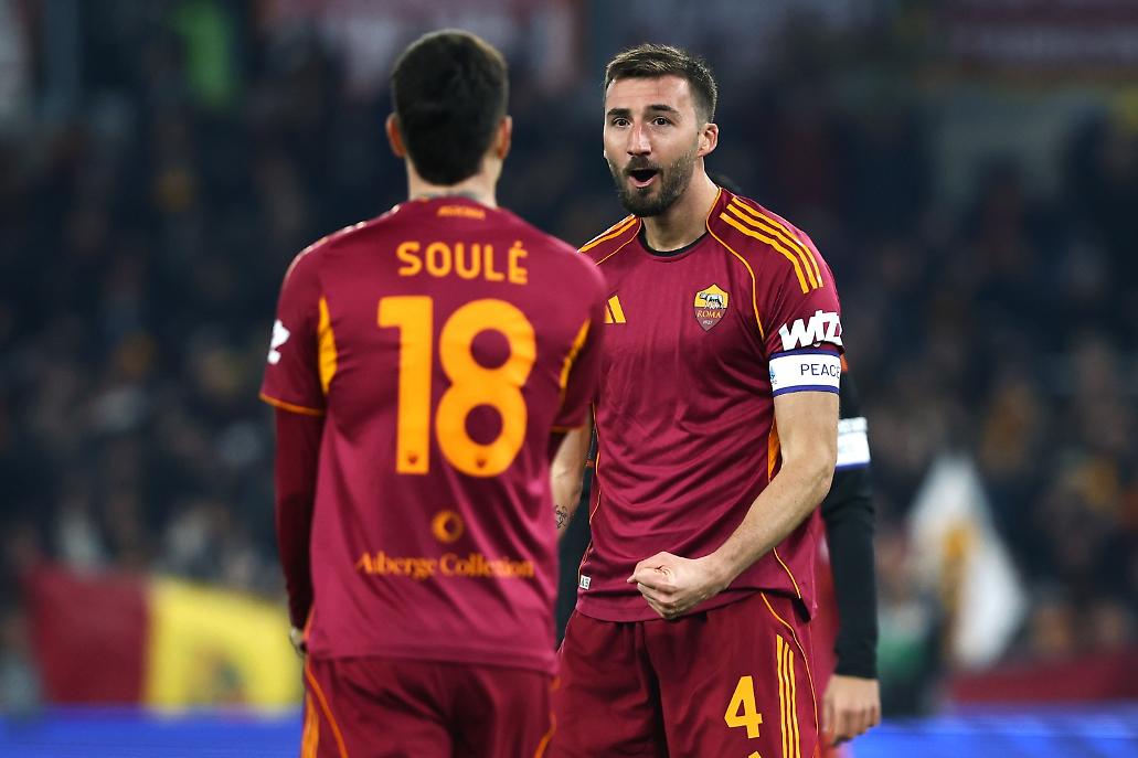 Soul&egrave; e Cristante esultano