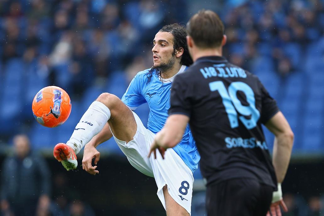 Guendouzi guardato a vista da Hojlund
