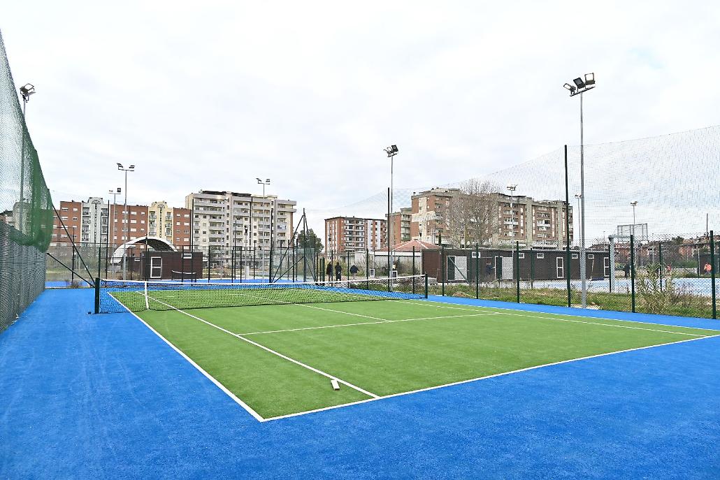 Il campo da tennis in erba sintetica