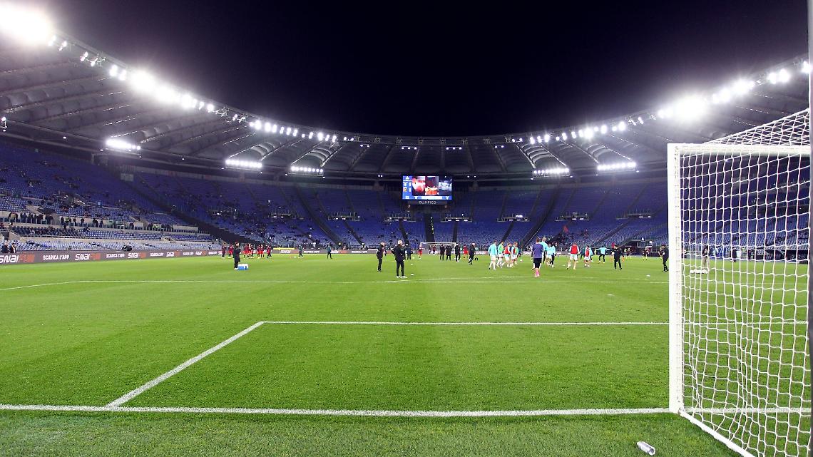 Lo stadio Olimpico deserto 