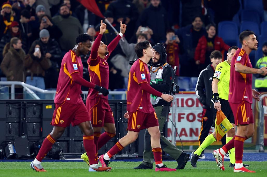 L'esultanza dei giocatori della Roma