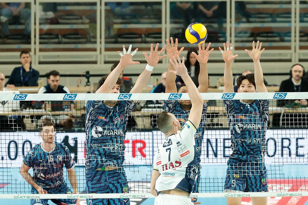 Un muro a tre di Cisterna