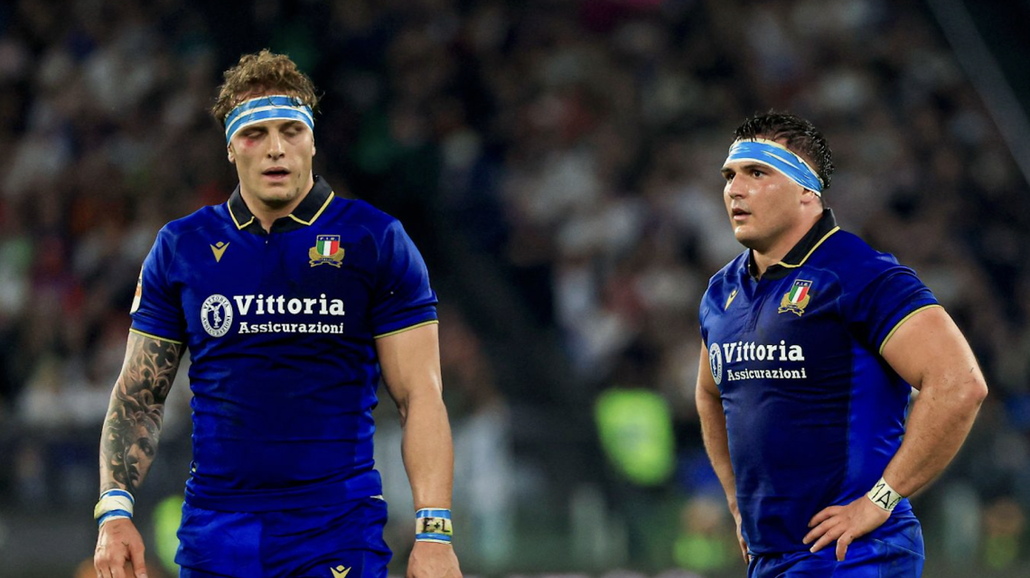 Fischetti sembra guardare lontano