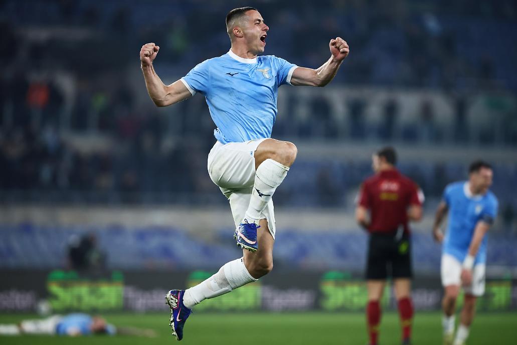 Marusic esulta dopo la rete del 2-1