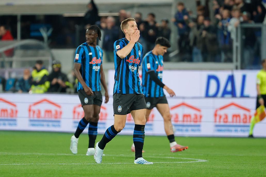 L'esultanza di Pasalic dopo l'1-1