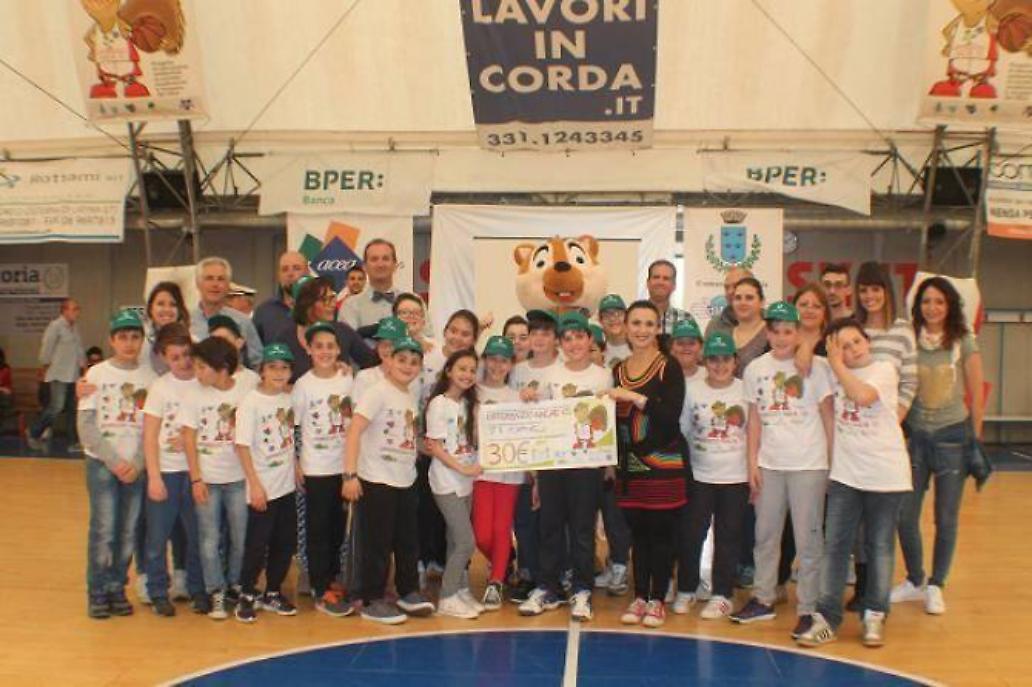 La classe V B della scuola Montarelli 