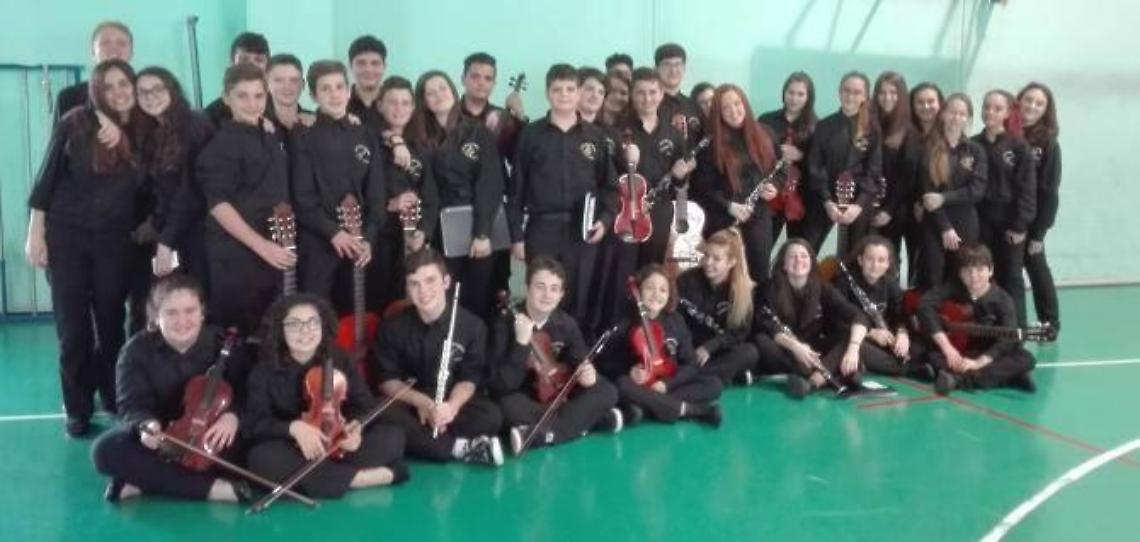 Gli allievi del corso musicale dell'istituto Matteotti 