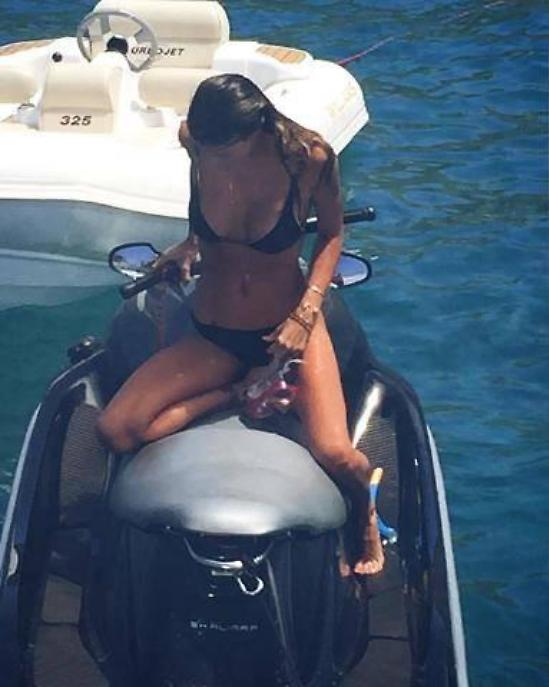 Belen in pieno relax ad Ibiza 