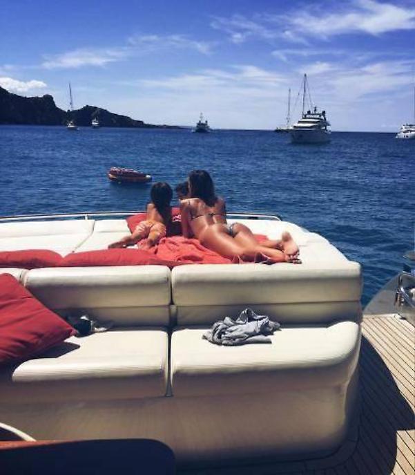 Belen in pieno relax ad Ibiza 
